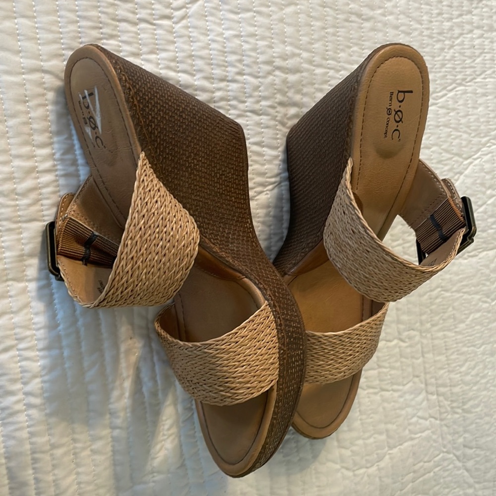 boc tan women size 10 wedge shoes